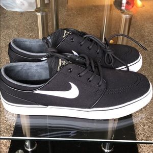 Nike SB Janoski Black Canvas